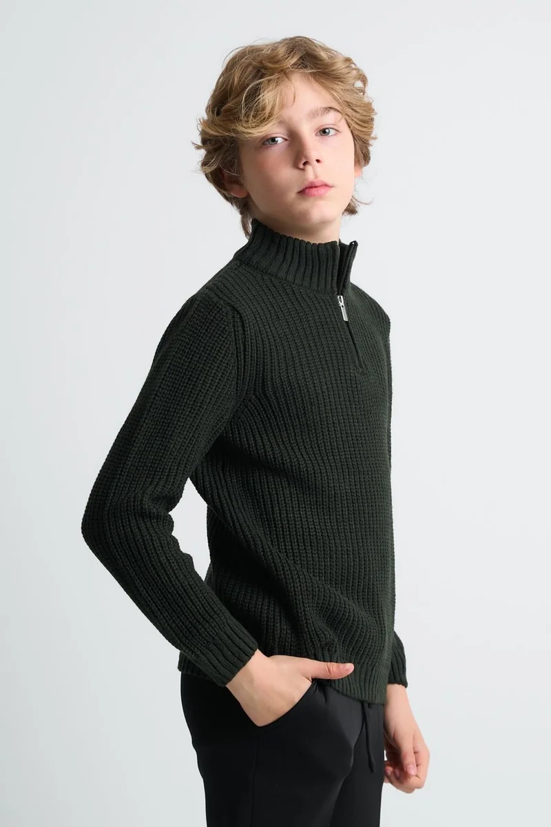 الكسندر جاردي Stand Collar Zippered Boy's SWEATER(C23-7108)
