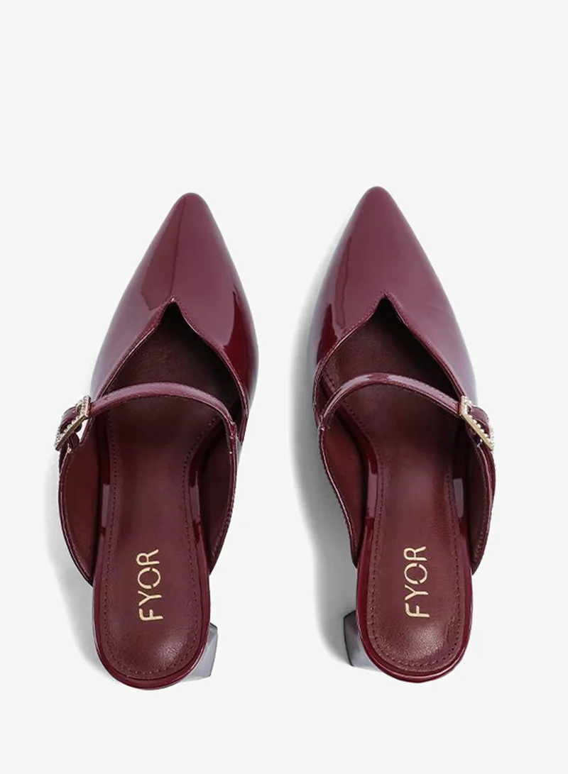 FYOR Pointed-Toe Buckle Pump AJ 002