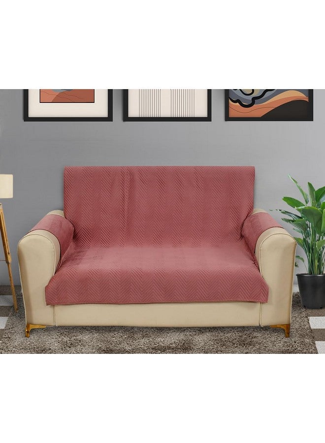 ينسج الأصفر غطاء واقي للأريكة من المخمل المبطن بتصميم متعرج من Yellow Weaves، مكون من مقعدين، قطعة واحدة، باللون الذهبي الوردي - Image 1