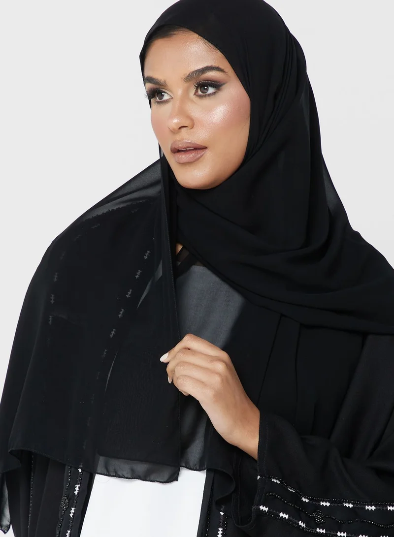 هيا كلوزيت عباية بفتحة أمامية