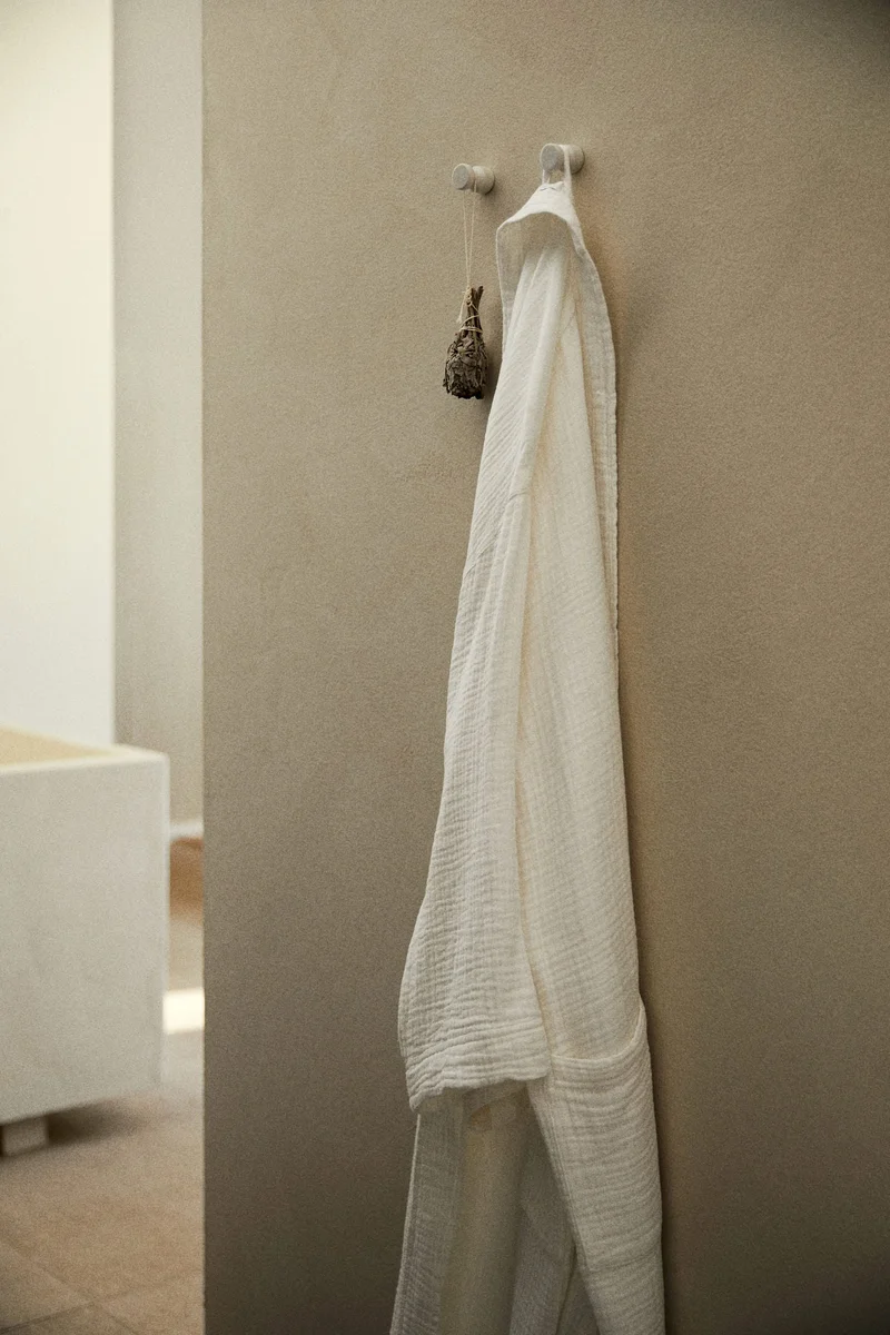 اتش اند ام روب من الموسلين