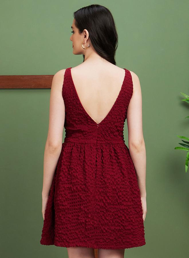 globus Women Red Textured V-Back Mini Dress - Image 3