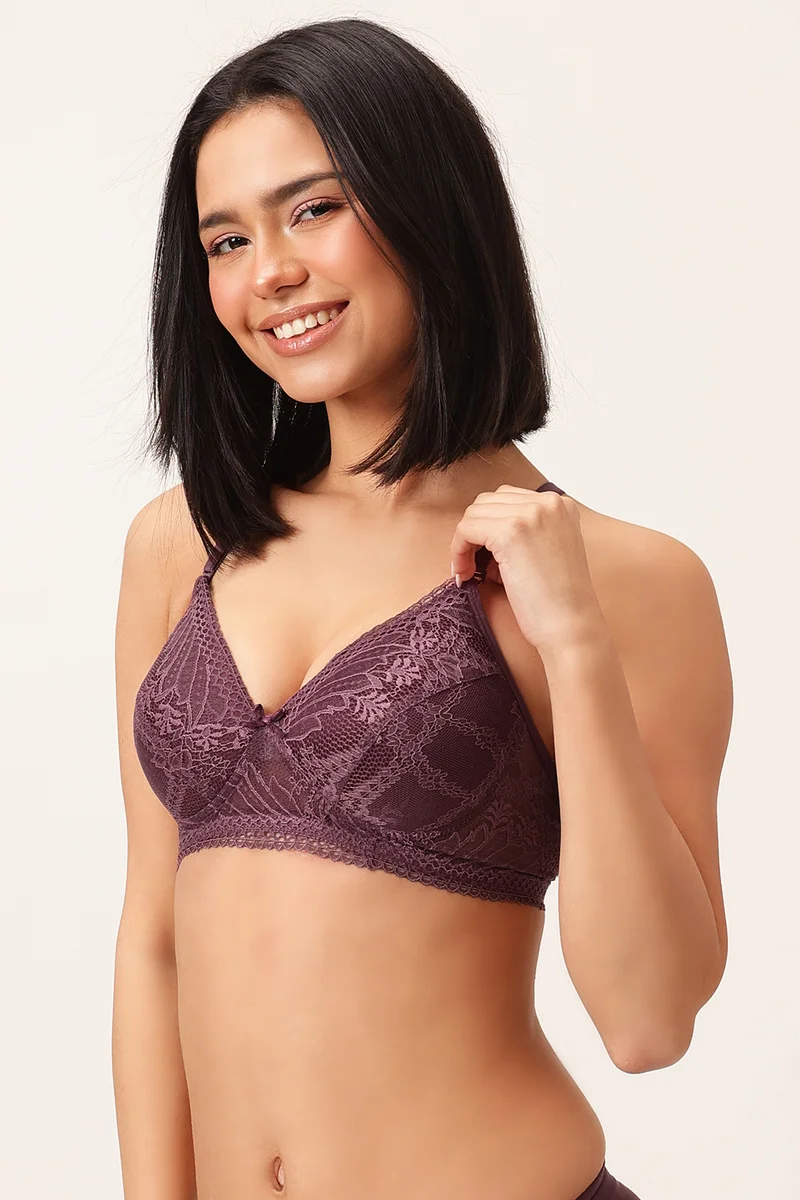 كلوفيا Clovia Padded Non-Wired Full Coverage Multiway Bra in Wine Colour - Lace