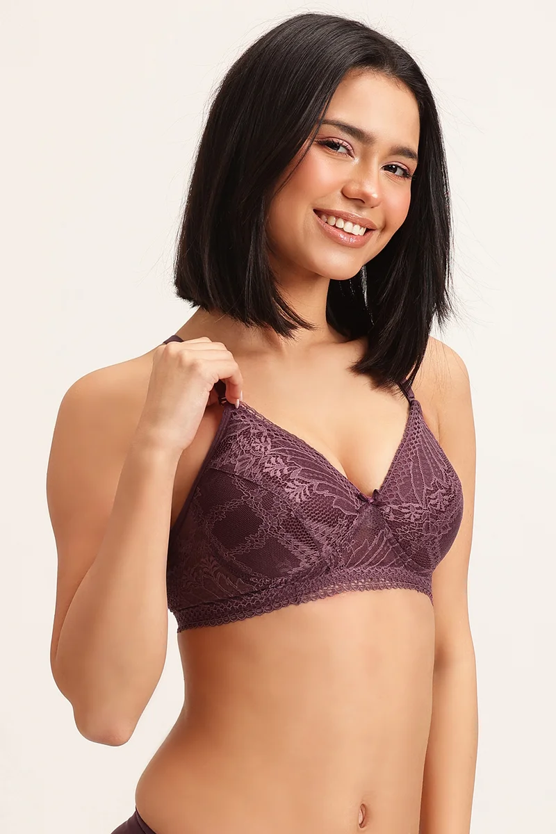 كلوفيا Clovia Padded Non-Wired Full Coverage Multiway Bra in Wine Colour - Lace