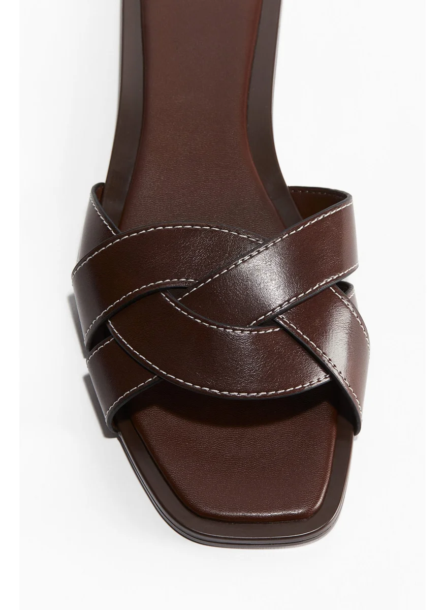 اتش اند ام Braided Sandals