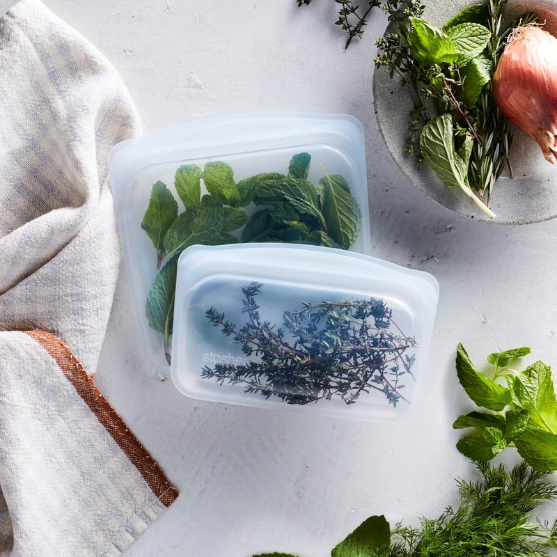 Stasher Silicone Reusable Food Storage Bags, 2-Pack, Reusable Freezer Bags, Microwave, Dishwasher, Oven Safe, Sous Vide, Premium Lunch Containers, Eco Friendly, Food-safe Silicone Snack Bag, Clear - Image 2