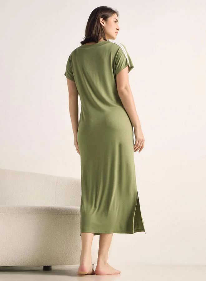 Splash FAV Lace Night Dress with V-neck and Short Sleeves