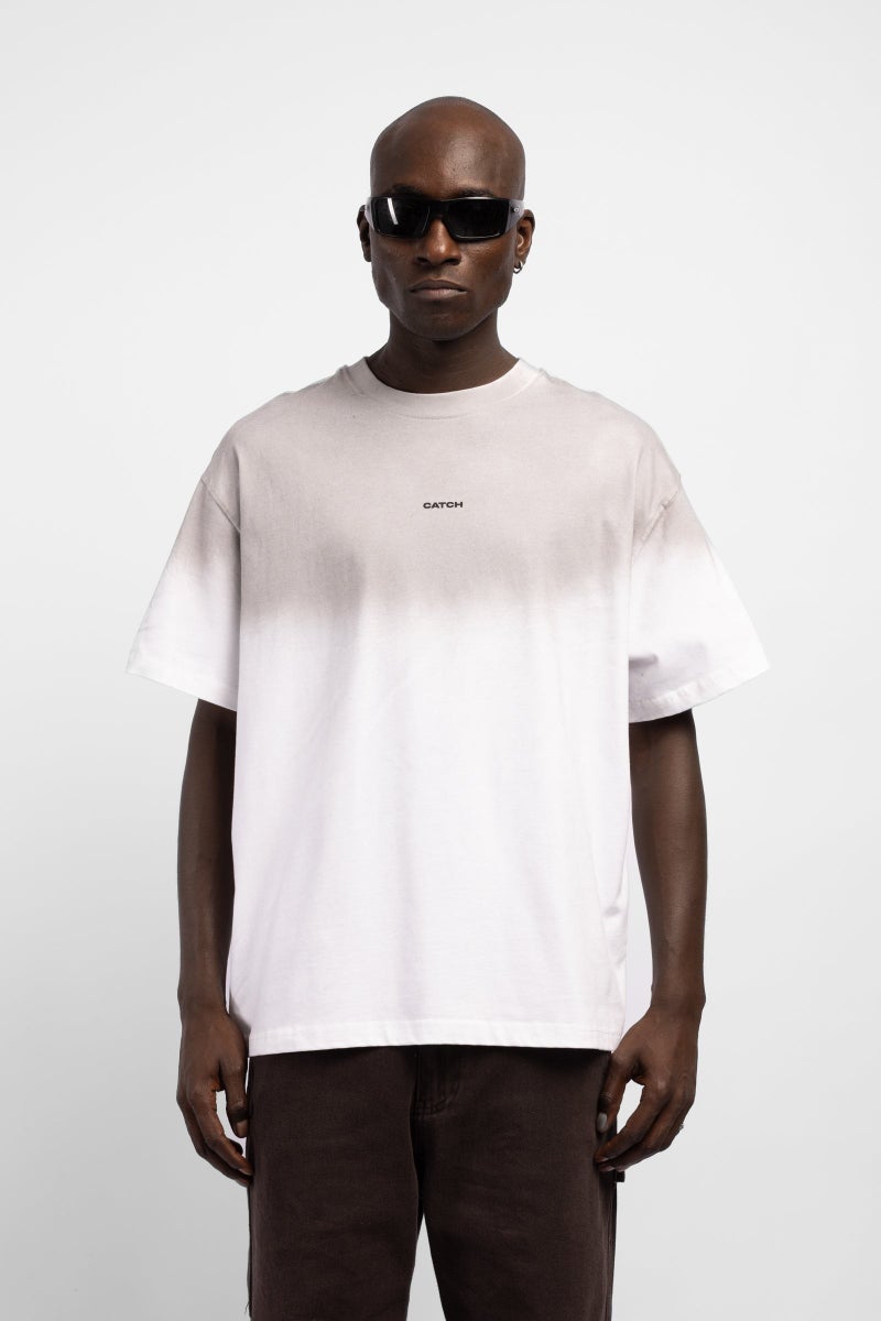 كاتش تيشيرت مطبوع عليه شعار متدرج الألوان - Image 4