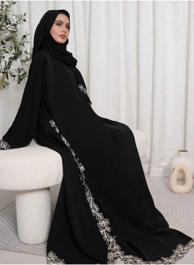 ارتداء ممتاز عباية رانيا