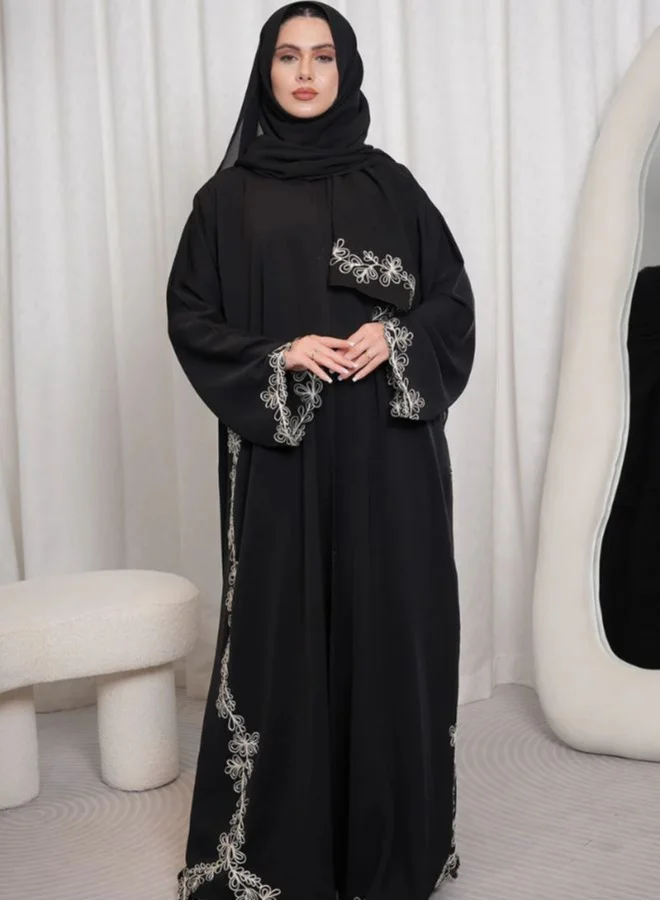ارتداء ممتاز عباية رانيا