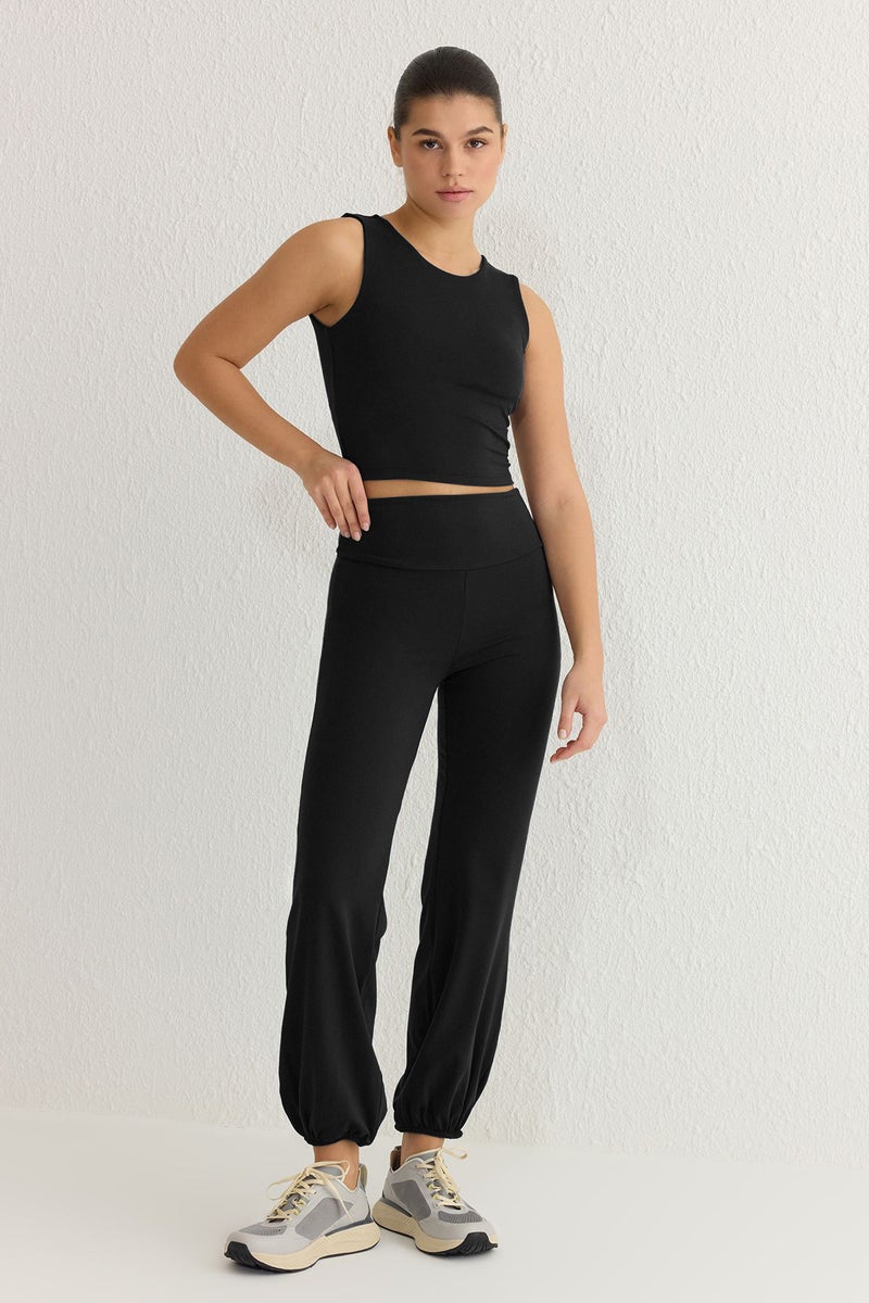 trendyol Black Brushed Soft Fabric Reflector Printed Sports Knitted Toolable Sweatpants - Image 2