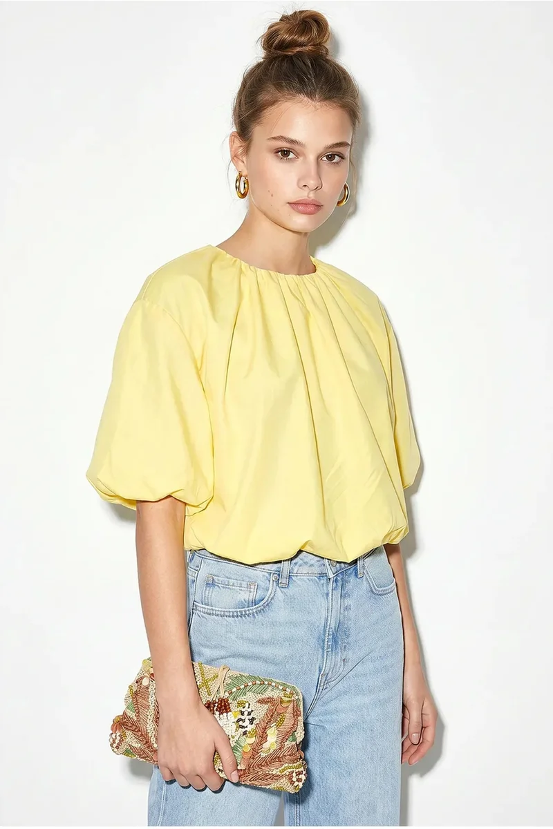 بيانكو لوتشي LUCCI Crop Poplin Blouse With Crew Neck