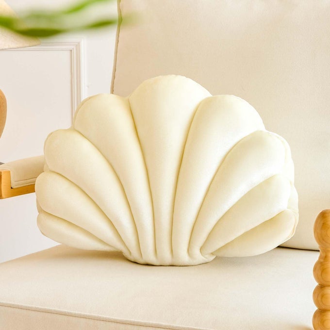 CREAM SEASHELL THROW PILLOWS SHELL SHAPED THROW PILLOWS 13 INCH SOFT VELVET HOME DECORATIVE PILLOW PLUSH CUSHION FOR BED COUCH LIVING SOFA ROOM DECOR ACCENT THROW PILLOW