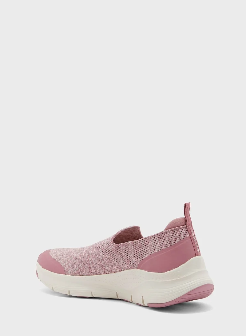 SKECHERS Arch Fit