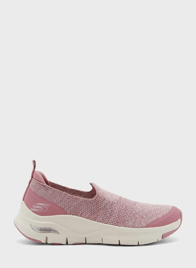 SKECHERS Arch Fit