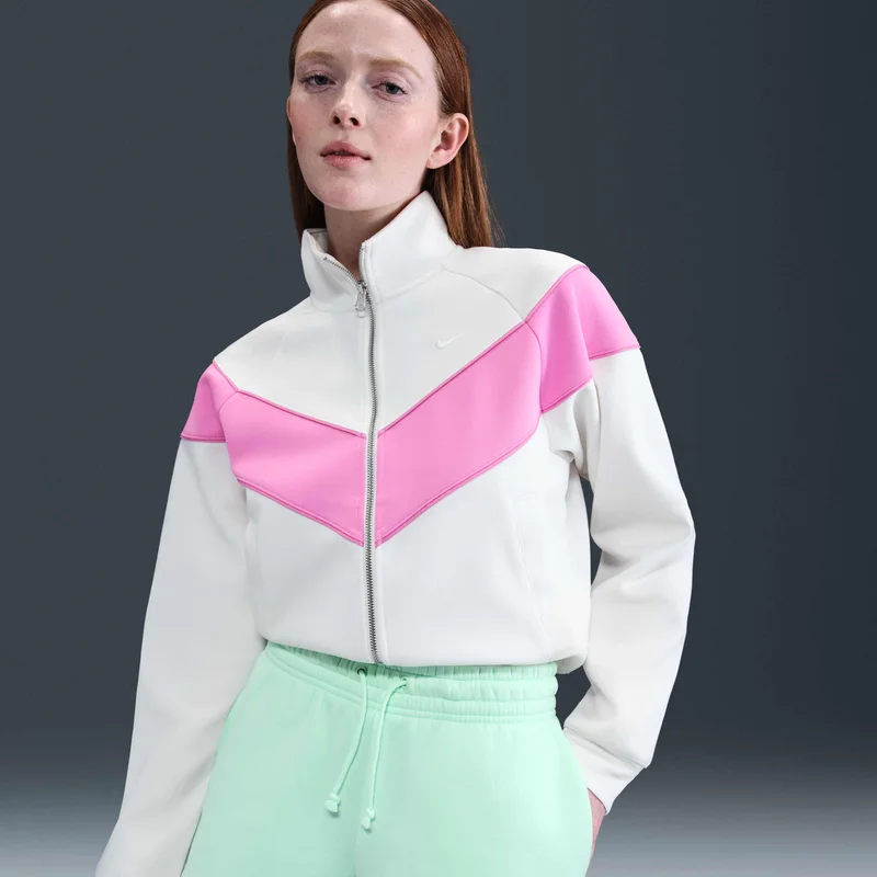 نايكي شورت سبورتسوير فينيكس للنساء