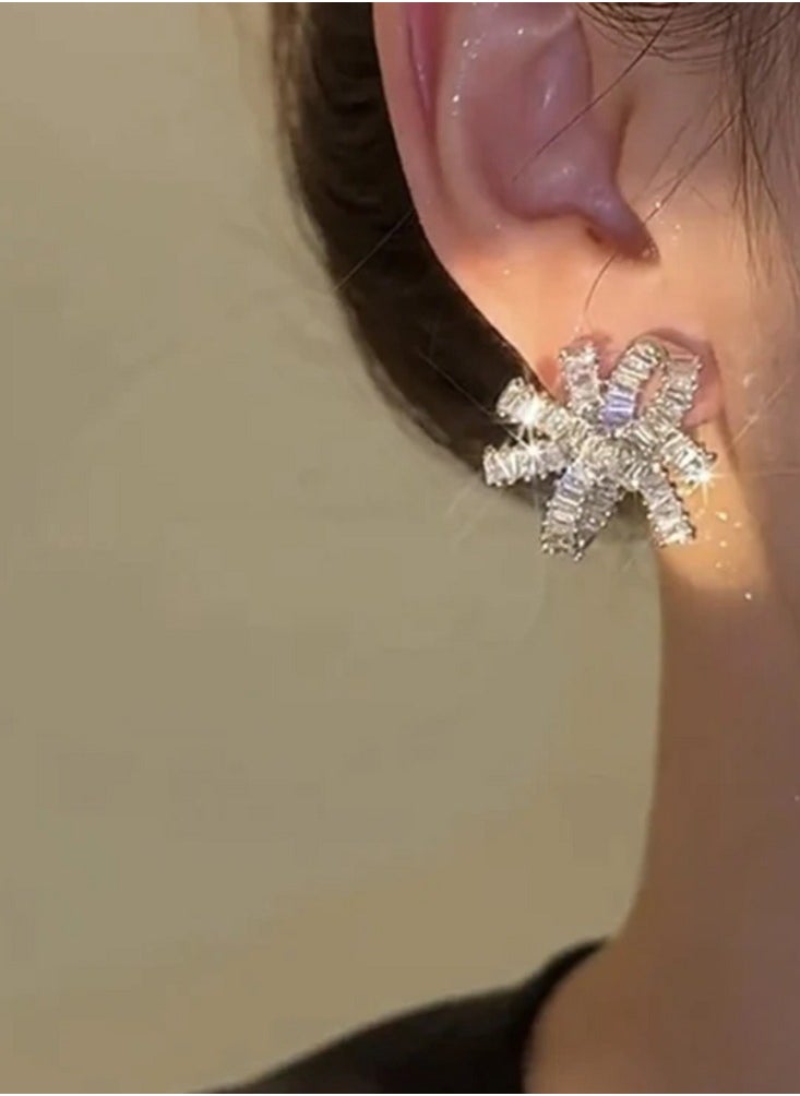 Generic - Luxurious Cubic Zirconia Snowflake Earrings in Silver Copper - Sparkling Statement Jewelry for Evening Elegance 2.8cm*2.5cm - Image 1