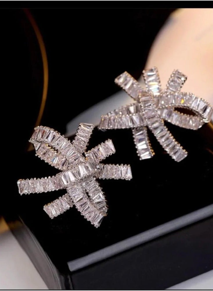 Generic - Luxurious Cubic Zirconia Snowflake Earrings in Silver Copper - Sparkling Statement Jewelry for Evening Elegance 2.8cm*2.5cm - Image 1