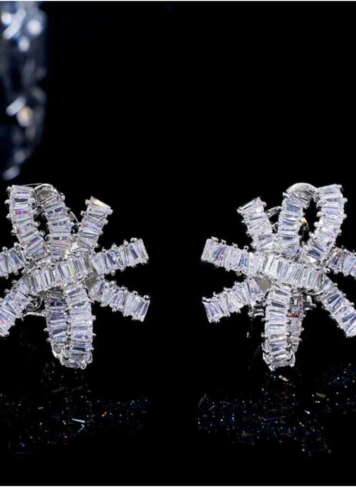 Generic - Luxurious Cubic Zirconia Snowflake Earrings in Silver Copper - Sparkling Statement Jewelry for Evening Elegance 2.8cm*2.5cm - Image 1