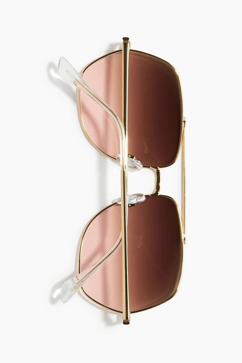 اتش اند ام نظارة شمسية