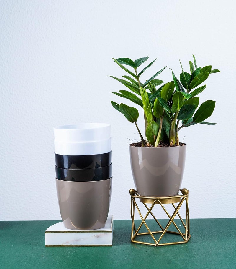 Nurturing Green مجموعة نارتشرينج جرين® المكونة من 6 أواني بلاستيكية 'عارية' متنوعة (بعرض 4.5 بوصة) لتزيين المنزل والحديقة (بدون نباتات | اللون: أبيض، أسود، موكا) - Image 1