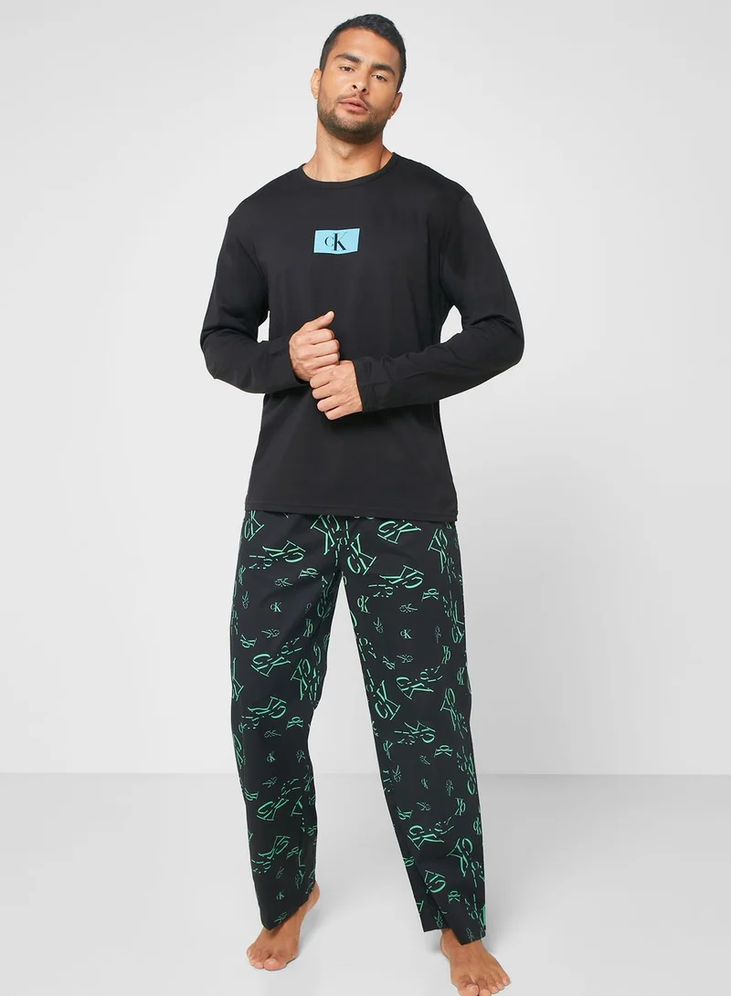 CALVIN KLEIN Logo Cre Neck T-Shirt And Pyjama Set
