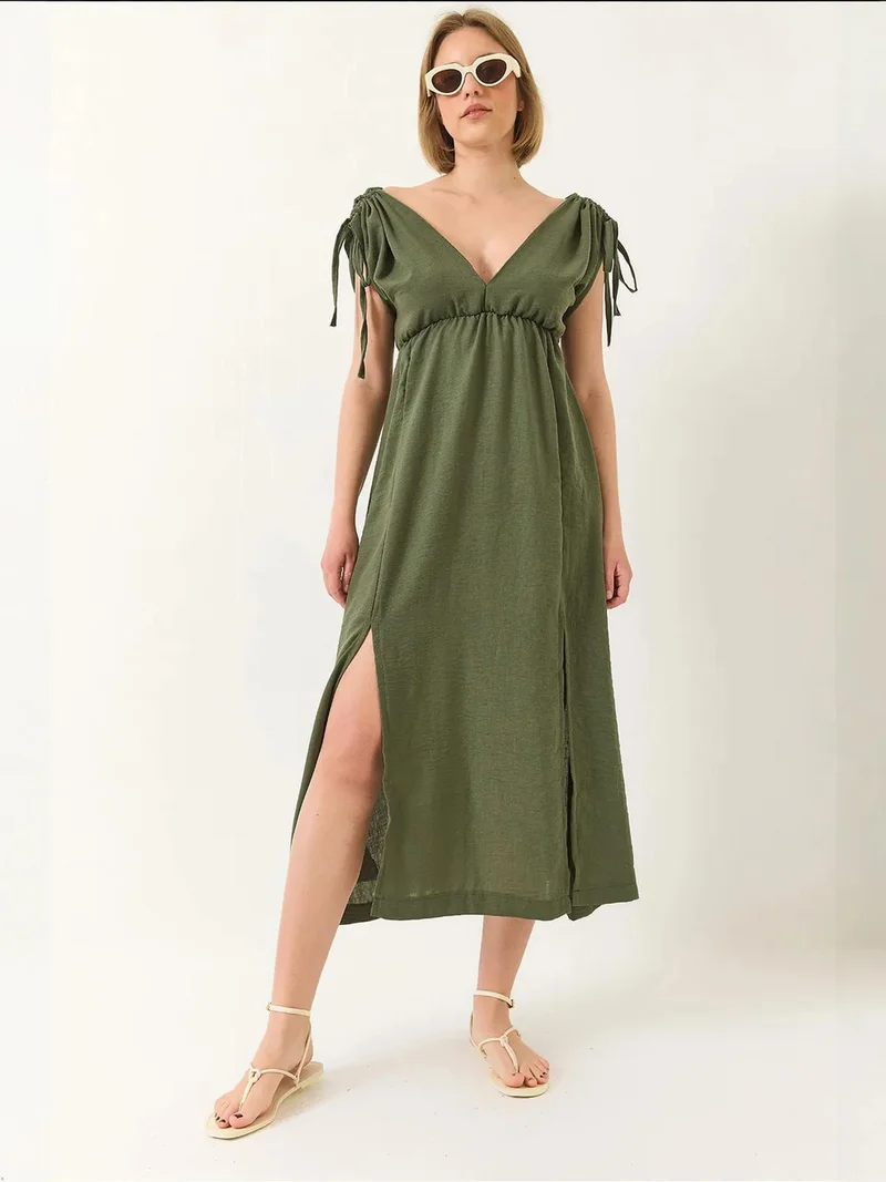 Bianco Lucci LUCCI V-Neck Maxi Dress with Slit