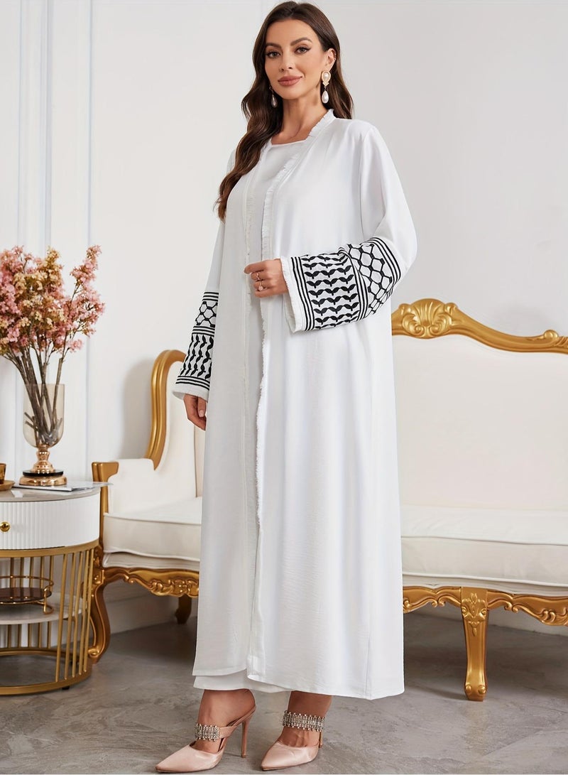 Saraia عباءة بيضاء أنيقة بأكمام مزخرفة بنمط هندسي - Image 2