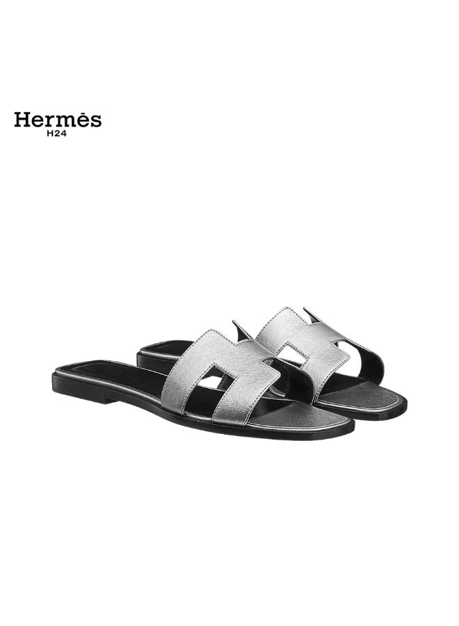 Hermes H24 حذاء مسطح مفتوح من الأمام من جلد العجل من Hermes H24 Oran، بنمط H، للنساء، صيفي، فضي - Image 1
