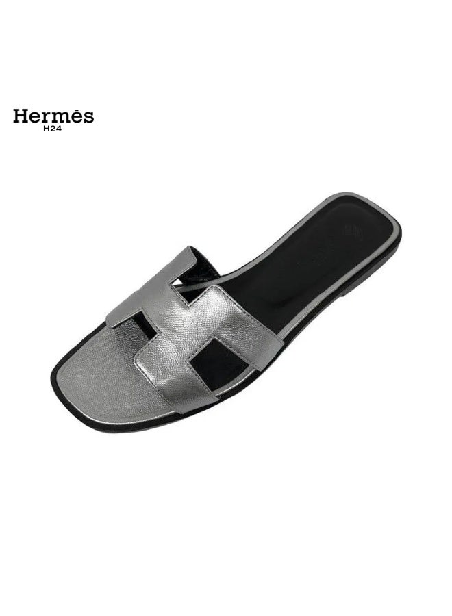 Hermes H24 حذاء مسطح مفتوح من الأمام من جلد العجل من Hermes H24 Oran، بنمط H، للنساء، صيفي، فضي - Image 3