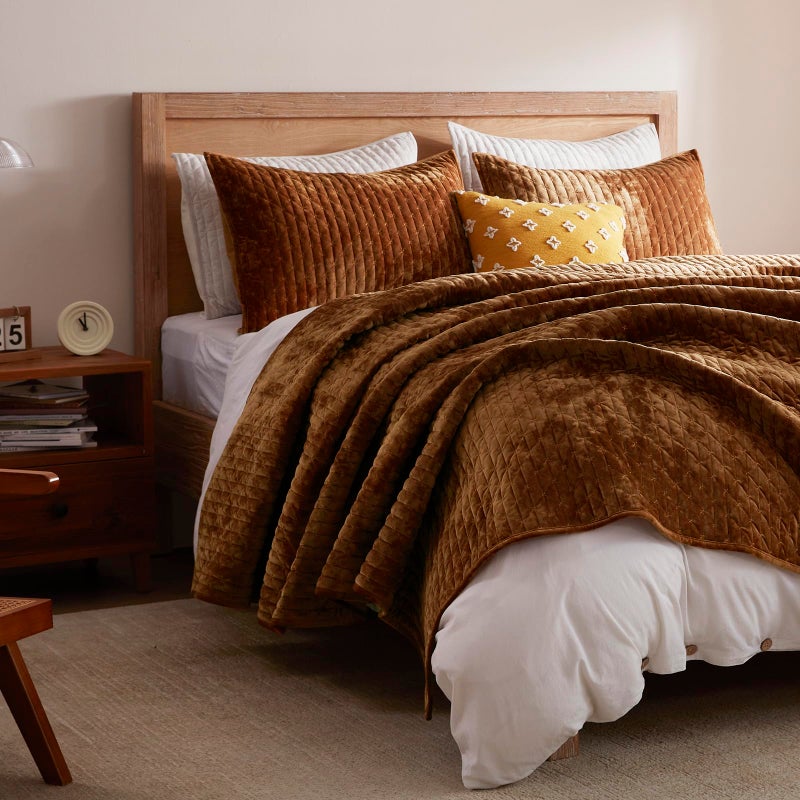 LEAONME Velvet Quilt California King Size 118''x106'', Lightweight Caramel Velvet Comforter Set with 2 Matching Shams, Soft Cross Stitch Bedspread Coverlet, Oversized King Bedding Set for All Season - Image 2