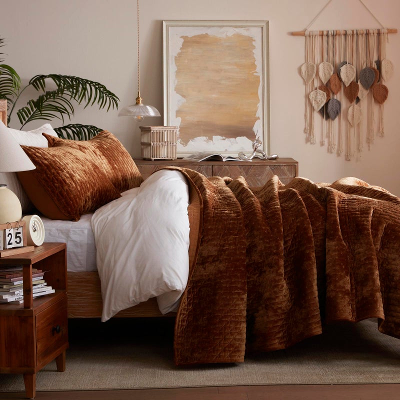 LEAONME Velvet Quilt California King Size 118''x106'', Lightweight Caramel Velvet Comforter Set with 2 Matching Shams, Soft Cross Stitch Bedspread Coverlet, Oversized King Bedding Set for All Season - Image 3