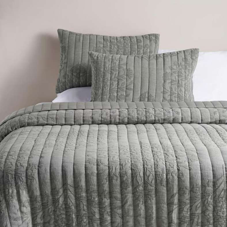 Pan Home طقم أغطية سرير مزخرف بأزهار الزيتون مكون من 3 قطع - Image 1