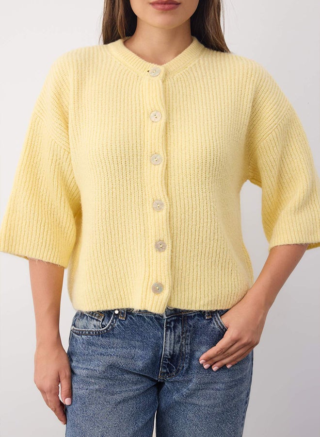 trendyol Wardrobe Essentials Yellow Soft Texture Wide Fit Short Sleeve Basic Knitwear Cardigan - Image 3