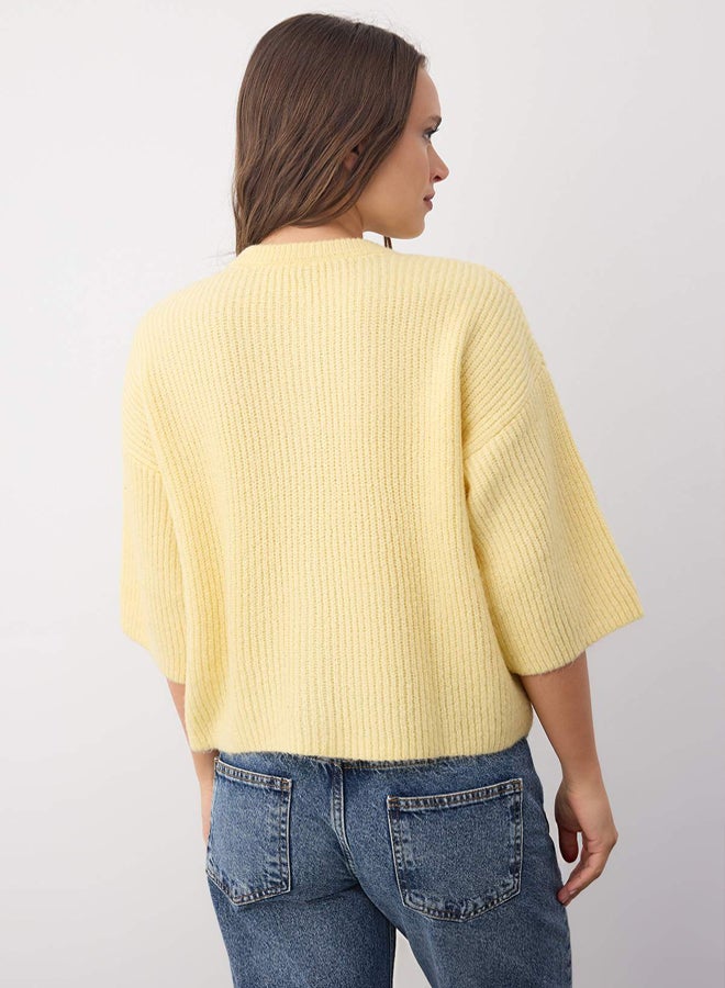 trendyol Wardrobe Essentials Yellow Soft Texture Wide Fit Short Sleeve Basic Knitwear Cardigan - Image 4