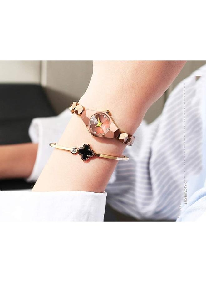 Round marking round comes with a metal strap. The new watch dial bracelet, fashion watch decorations, watches for girls watch, analog watch, for women gift watches - Image 2