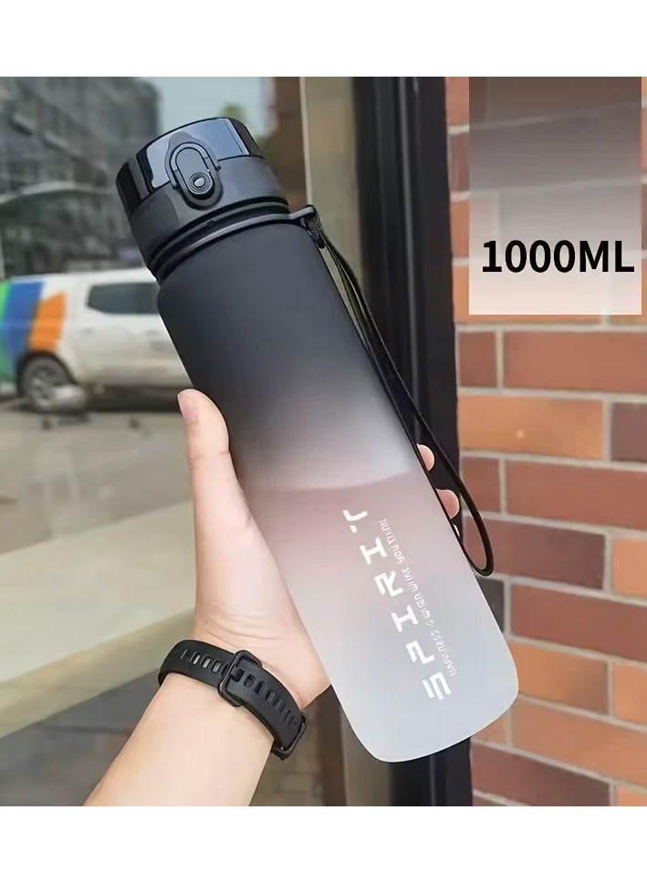 VIUAUAX زجاجة مياه رياضية متدرجة سعة 1 لتر، زجاجة مياه رياضية مع علامة زمنية، غلاية شرب محمولة مقاومة للتسرب وقابلة لإعادة الاستخدام للياقة البدنية والرياضية سعة 1 لتر للرجال والنساء والأطفال والطلاب والتخييم والمكتب والمدرسة وصالة الألعاب الرياضية والتمرين في الهواء الطلق كوب أنيق بسعة كبيرة، مادة البولي كربونات المتينة، قابلة للغسيل اليدوي فقط، لون أسود - Image 2