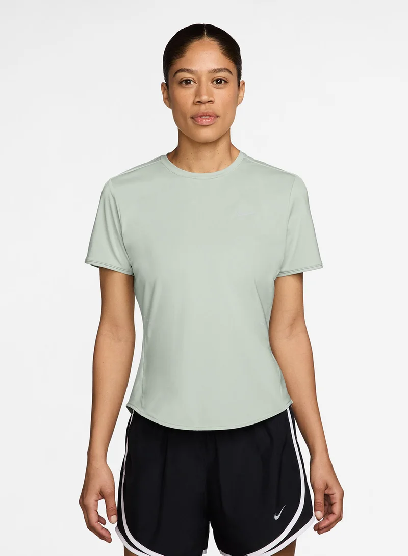 نايكي Swift Dri-Fit Essential T-Shirt