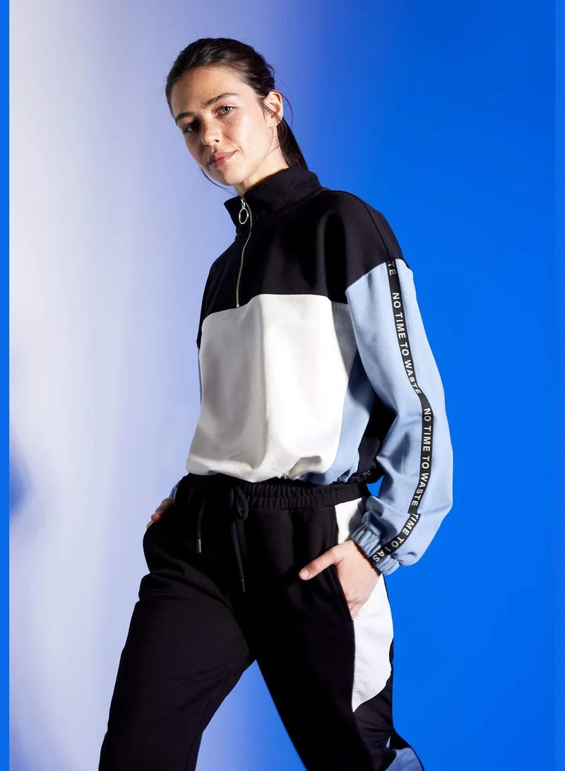 ديفاكتو Woman Athleisure Regular Fit Knitted Sweat Shirt