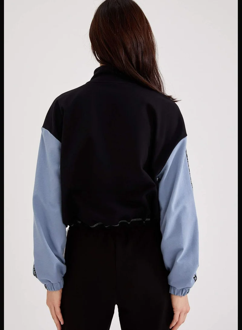 ديفاكتو Woman Athleisure Regular Fit Knitted Sweat Shirt