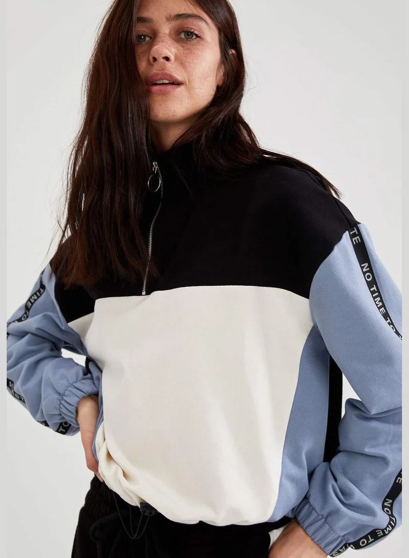 ديفاكتو Woman Athleisure Regular Fit Knitted Sweat Shirt