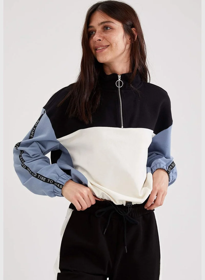 ديفاكتو Woman Athleisure Regular Fit Knitted Sweat Shirt