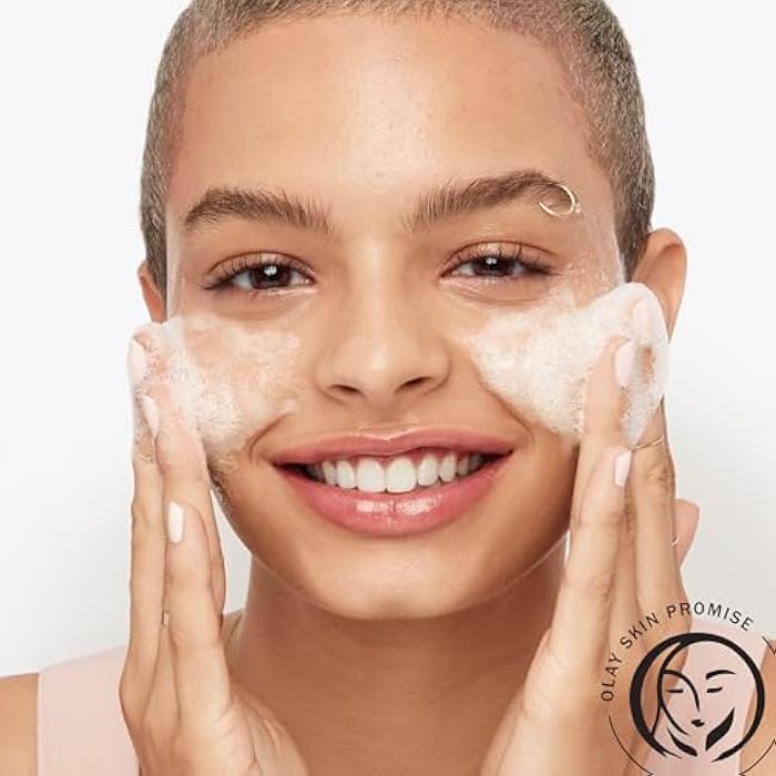 Olay Total Effects Revitalizing Foaming Facial Cleanser, 5.0 fl oz (pack of 3) - Image 2