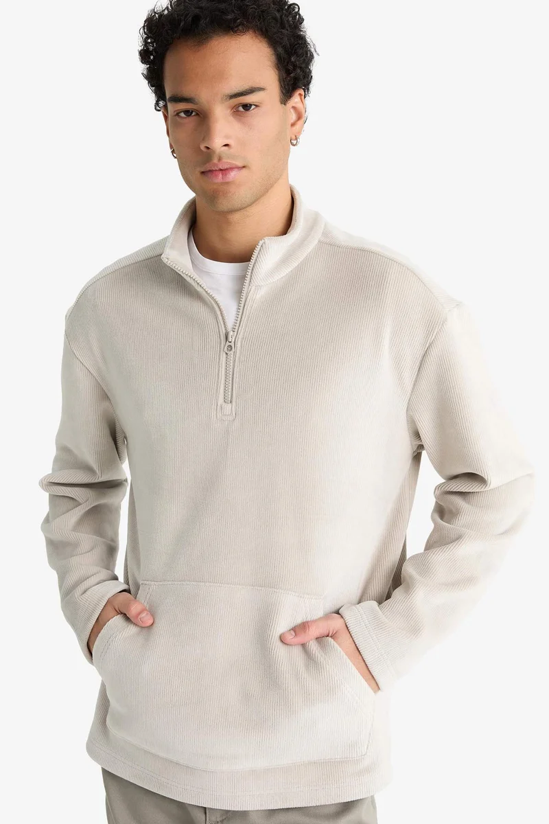 Defacto Regular Fit Stand Collar Half Zippered Velvet Sweatshirt