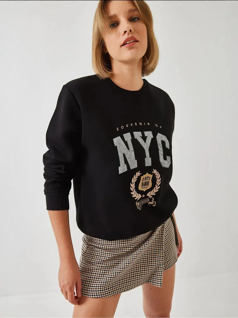 Bianco Lucci LUCCI Embroidered Crew Neck Cotton Sweatshirt