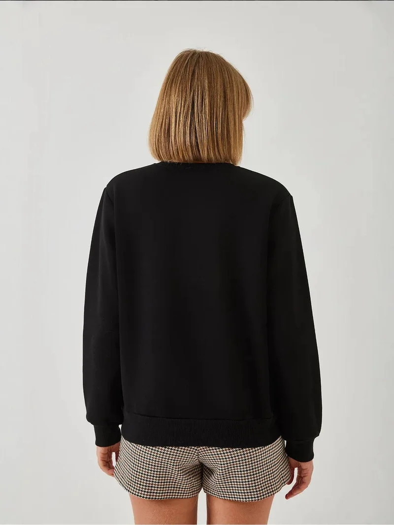 Bianco Lucci LUCCI Embroidered Crew Neck Cotton Sweatshirt