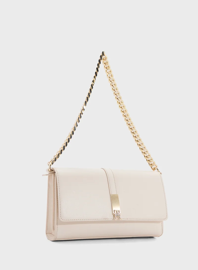 TOMMY HILFIGER HERITAGE CONVERTIBLE CROSSBODY BAG WITH CHAIN