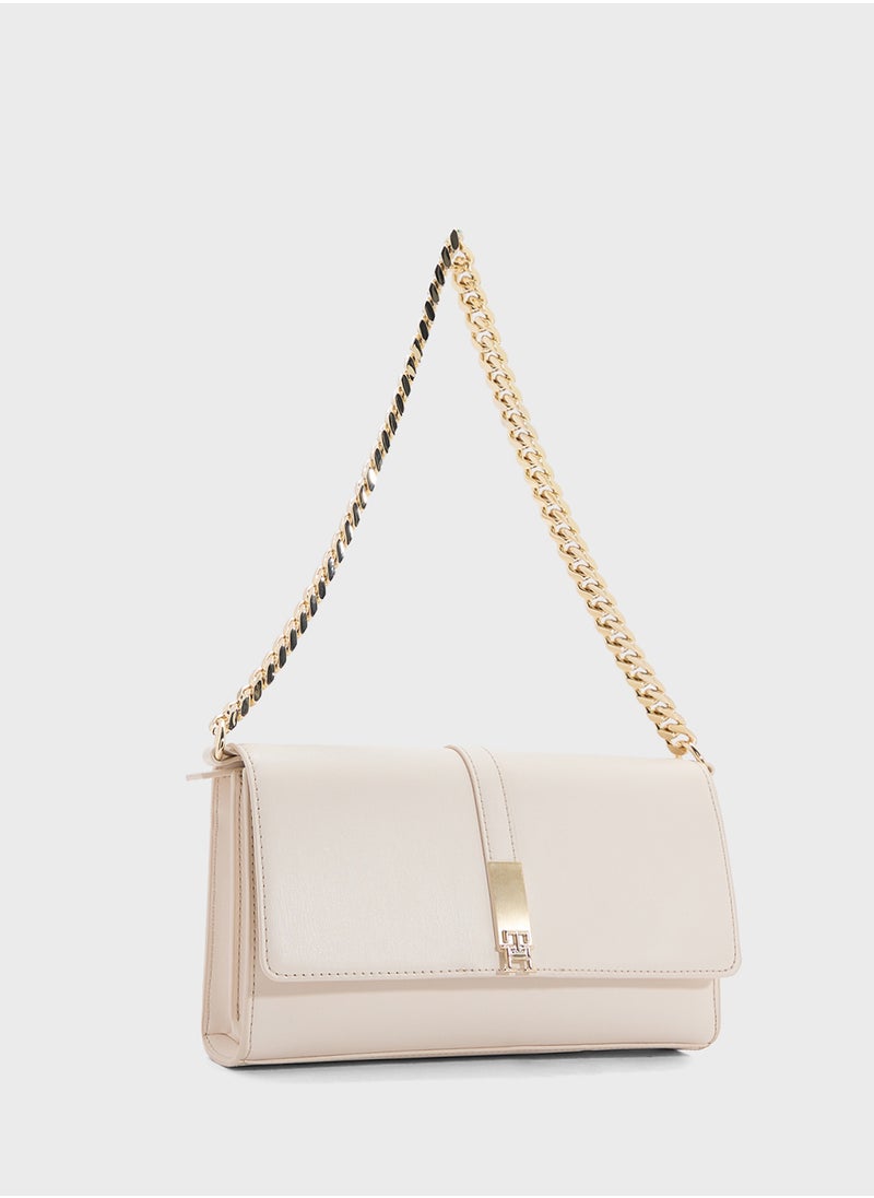 TOMMY HILFIGER HERITAGE CONVERTIBLE CROSSBODY BAG WITH CHAIN  - Image 3