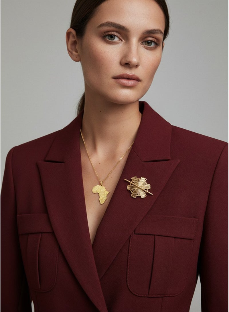 جوليا ستور قلادة أنيقة وعصرية مطلية بالذهب عيار 18 قيراطًا، مصنوعة من الفولاذ المقاوم للصدأ، بتصميم بسيط وفاخر، تحمل صورة قارة أفريقيا الكبيرة مع خرائط الدول. هدية مثالية للرجال والنساء. - Image 2