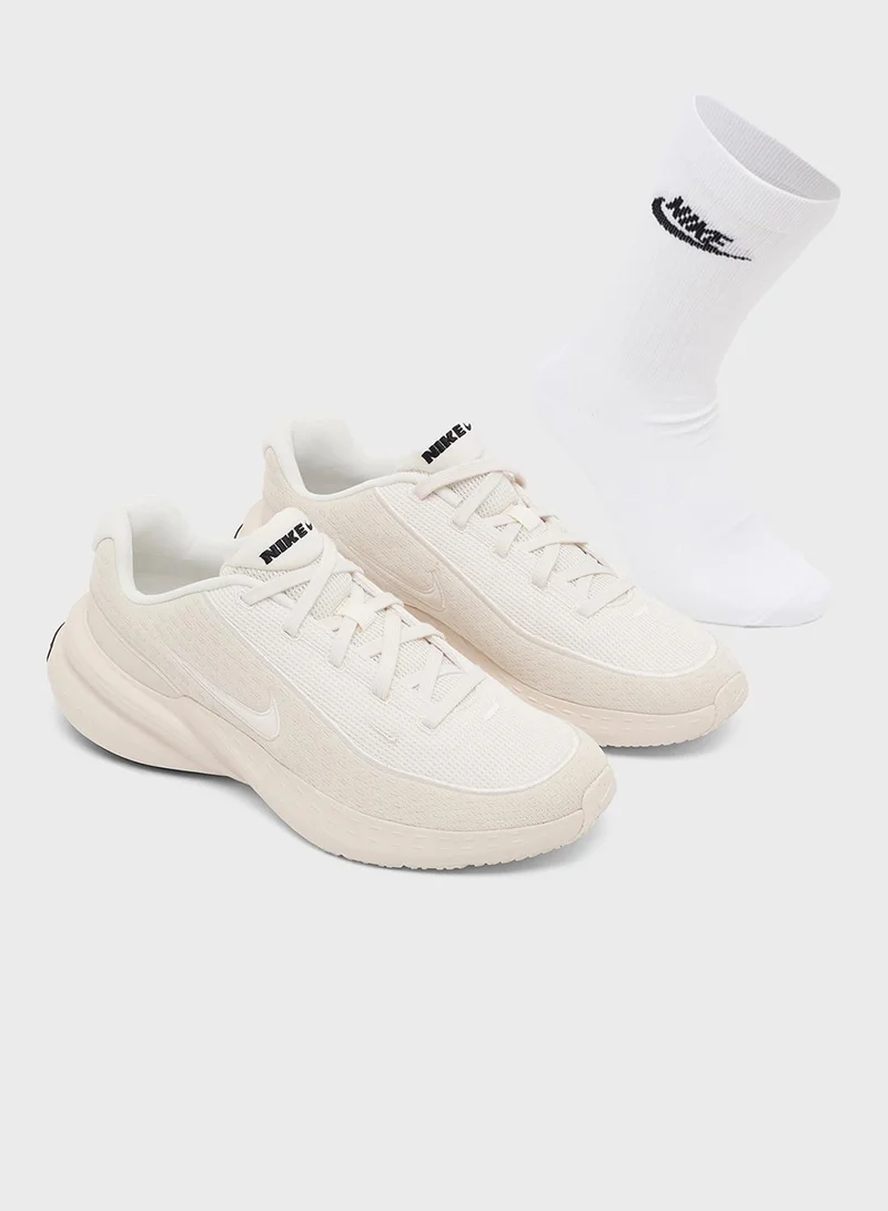 Nike nike shoes & socks combo